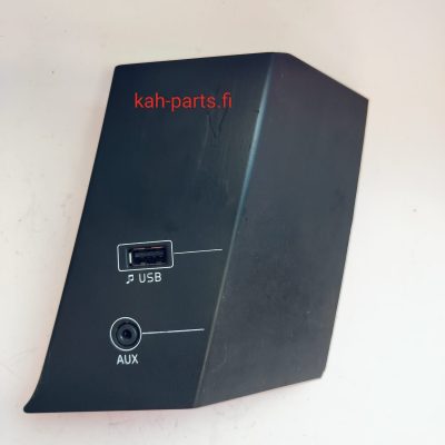 Volvo USB/AUX-paneeli 82303887