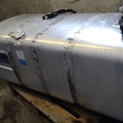 Scania polttoaine- + hydrauliöljysäiliö 630litra