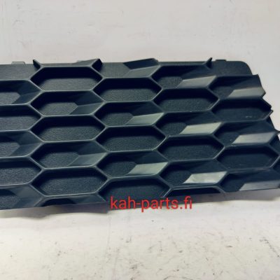 Volvo maskin peitelevy 84459806, oikea