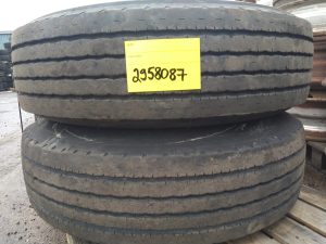 Käytetyt pinnaamattomat renkaat vanteineen 295/80 R22,5 2kpl