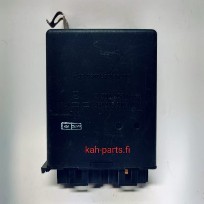 Mercedes-Benz oven lukon ohjainlaite A0004460018