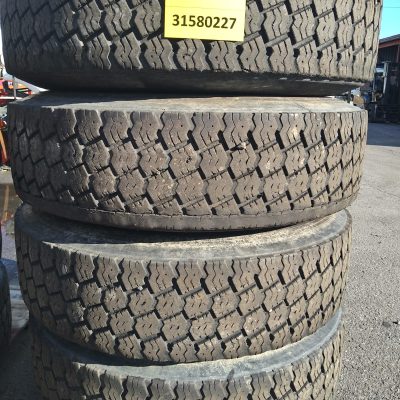 Käytetyt pinnoitetut renkaat vanteineen 315/80 R22,5  4kpl