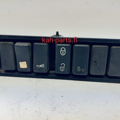 Volvo kytkinpaneeli 7420920570