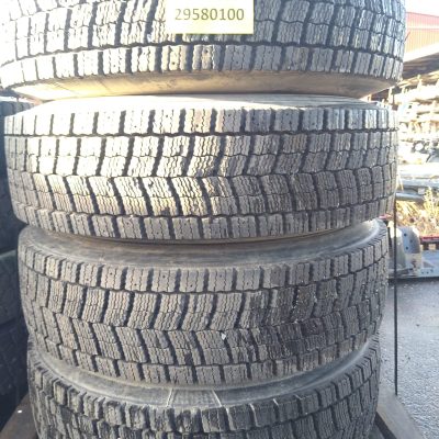 Käytetyt pinnoitetut renkaat vanteineen 295/80R22,5. 4kpl