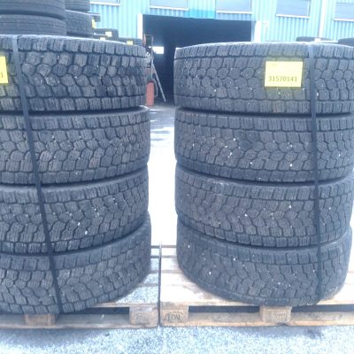 Käytetyt pinnoittamattomat renkaat vanteineen 315/70R 22,5 8kpl