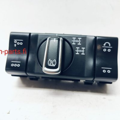 Scania tasauspyörästön lukkojen kytkinpaneeli 2557289