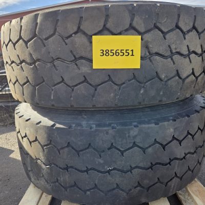 Käytetyt pinnoittamattomat renkaat vanteineen 385/65 R22,5. 2kpl