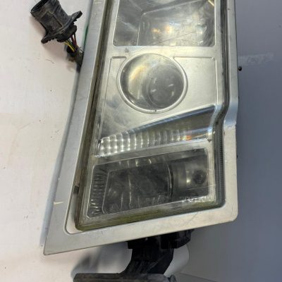 Volvo vasen etu ajovalo 20360906