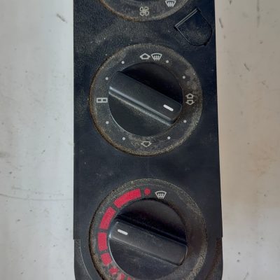 Mercedes-Benz lämmönsäätöpaneeli A0004460728