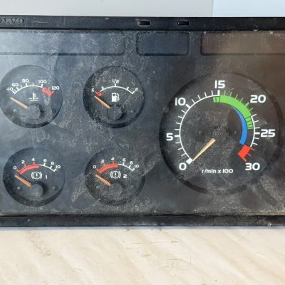 Volvo Fl mittaristo