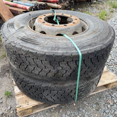 Käytetyt pinnoitetut renkaat vanteineen 315/80R 22,5 2kpl