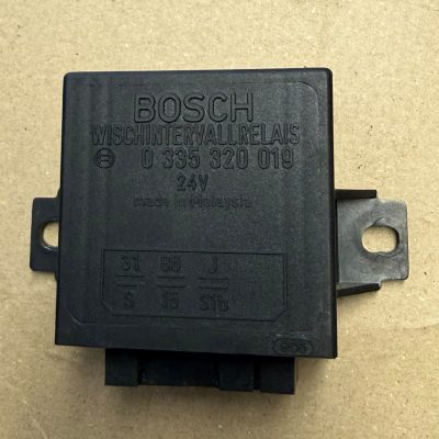 Sisu lasinpyyhkijöiden rele BOSCH 0 335 320 019
