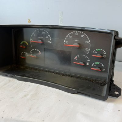 Volvo mittaristo 70398547