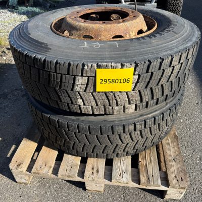 Käytetyt pinnoitetut renkaat vanteineen 295/80 R22,5 2kpl