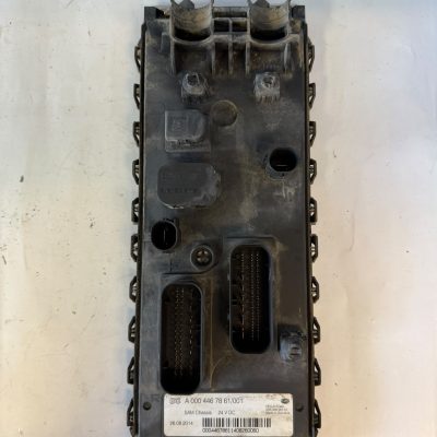 Mercedesbenz SAM alustanohjausyksikköön 0004467861