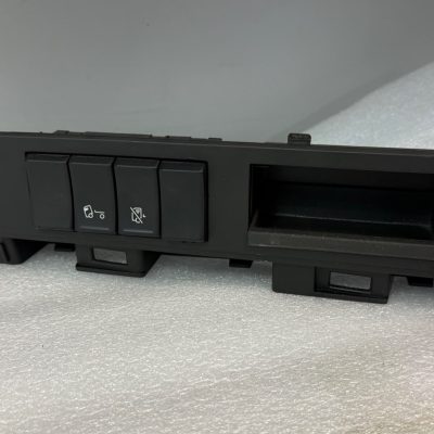 Volvo kytkinpaneeli kehys 84299993