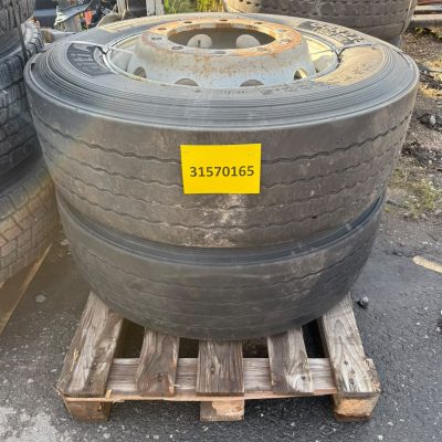 Käytetyt pinnoittamattomat renkaat vanteineen 315/70R 22,5 2kpl
