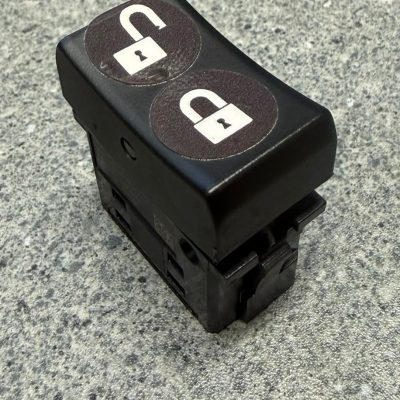 Volvo keskuslukituksen kytkin 21500750